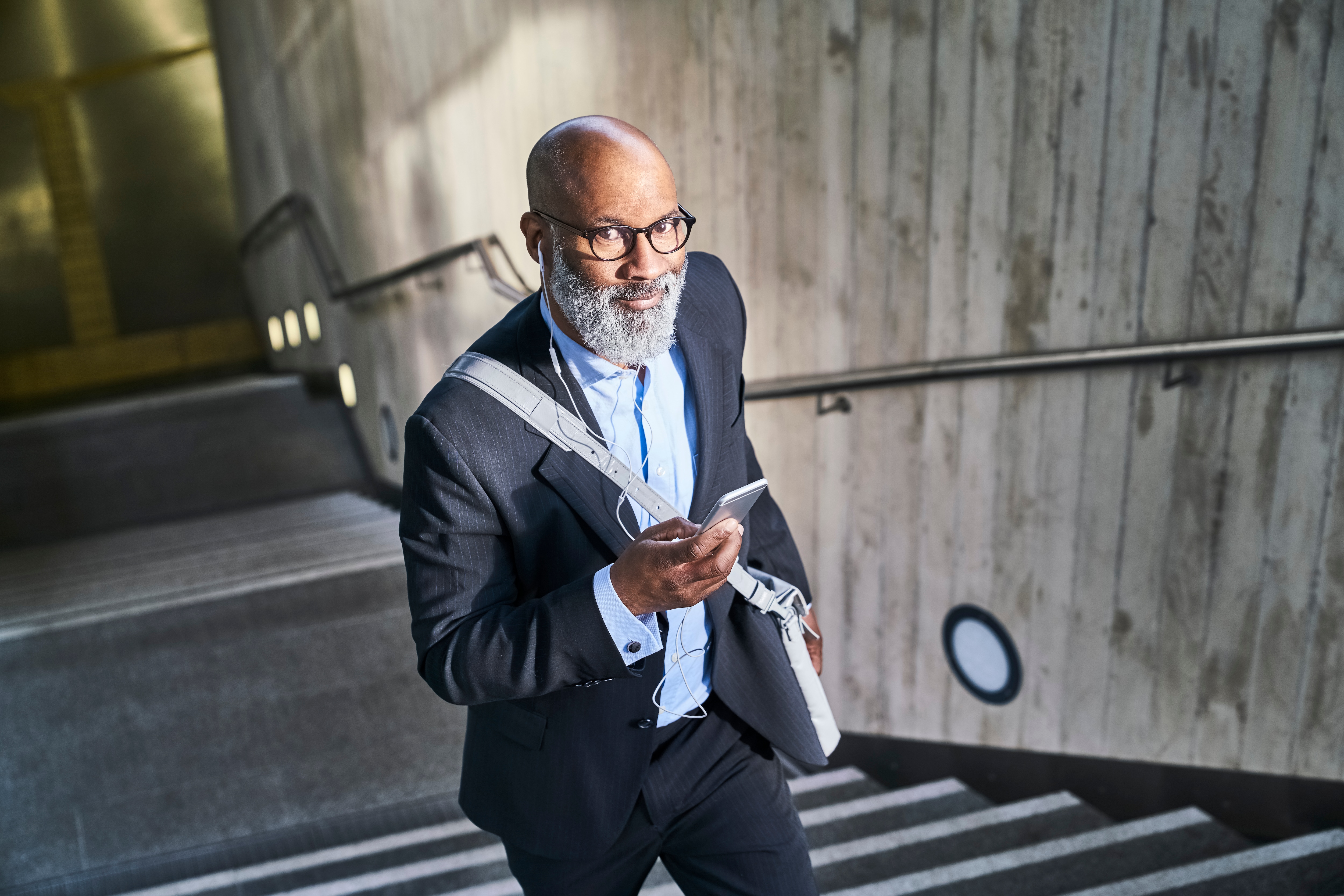 man, African, 45-49, travel, business