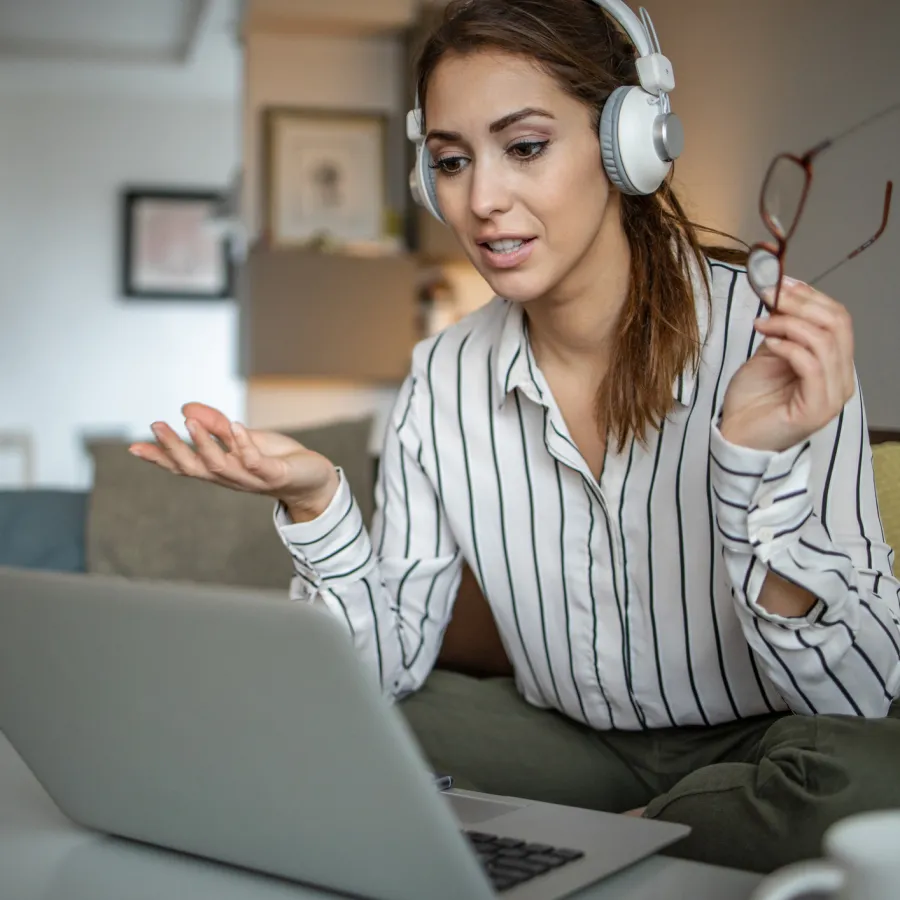 women telecommunicating 
