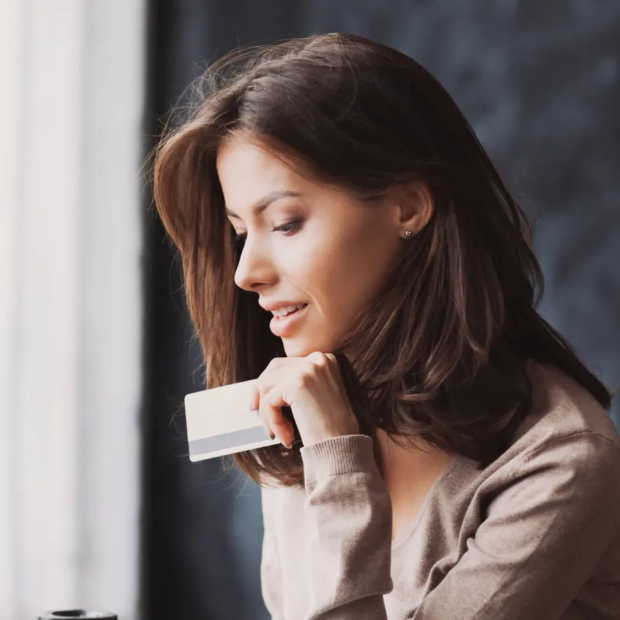 Corporate Cards and P-Cards: Get Better Insight into Employee Spend